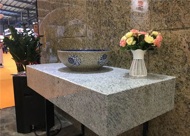 中国 カシミールの5つの開始のホテルのための白い花こう岩のプレマードの花こう岩の浴室のカウンタートップ サプライヤー