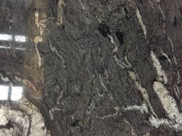 中国 グッチの黒のブラジルのPrecut自然な石造りのタイルの宇宙黒い花こう岩の平板 サプライヤー